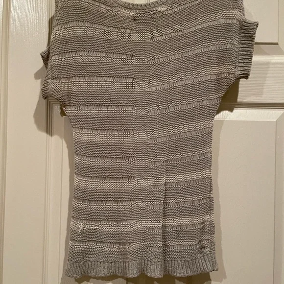 Top - Picture 2 of 9